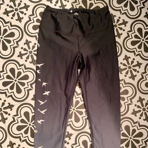 Silver icing legging capris, size small